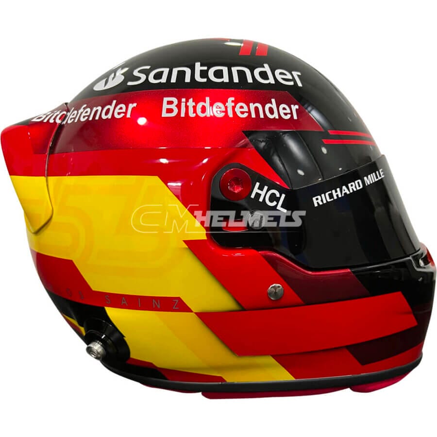 carlos-sainz-2023-f1-helmet-be1