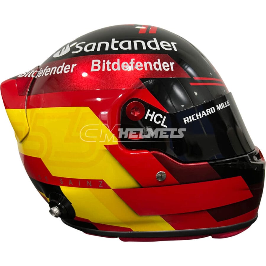 carlos-sainz-2023-f1-helmet-be7