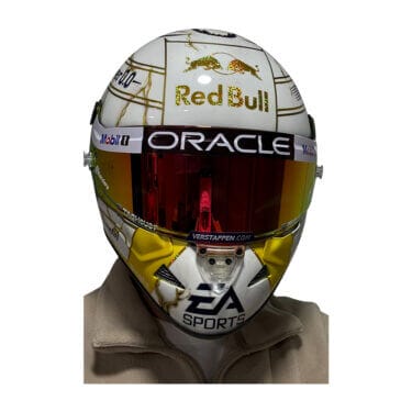 max-verstappen-2024-world-champion-f1-helmet-ch11